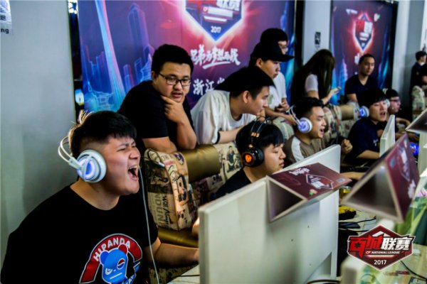 更紧凑的赛 更紧凑的赛