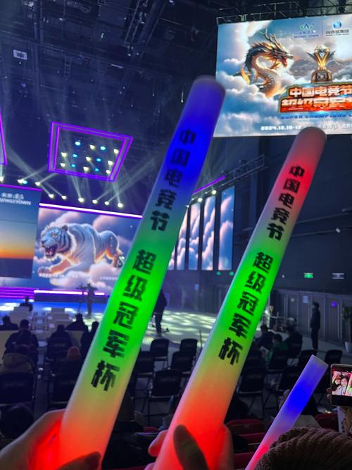 LPL最强全华班惨遭羞辱！Faker支持AL夺冠，T1牌子被GEN纳入底座